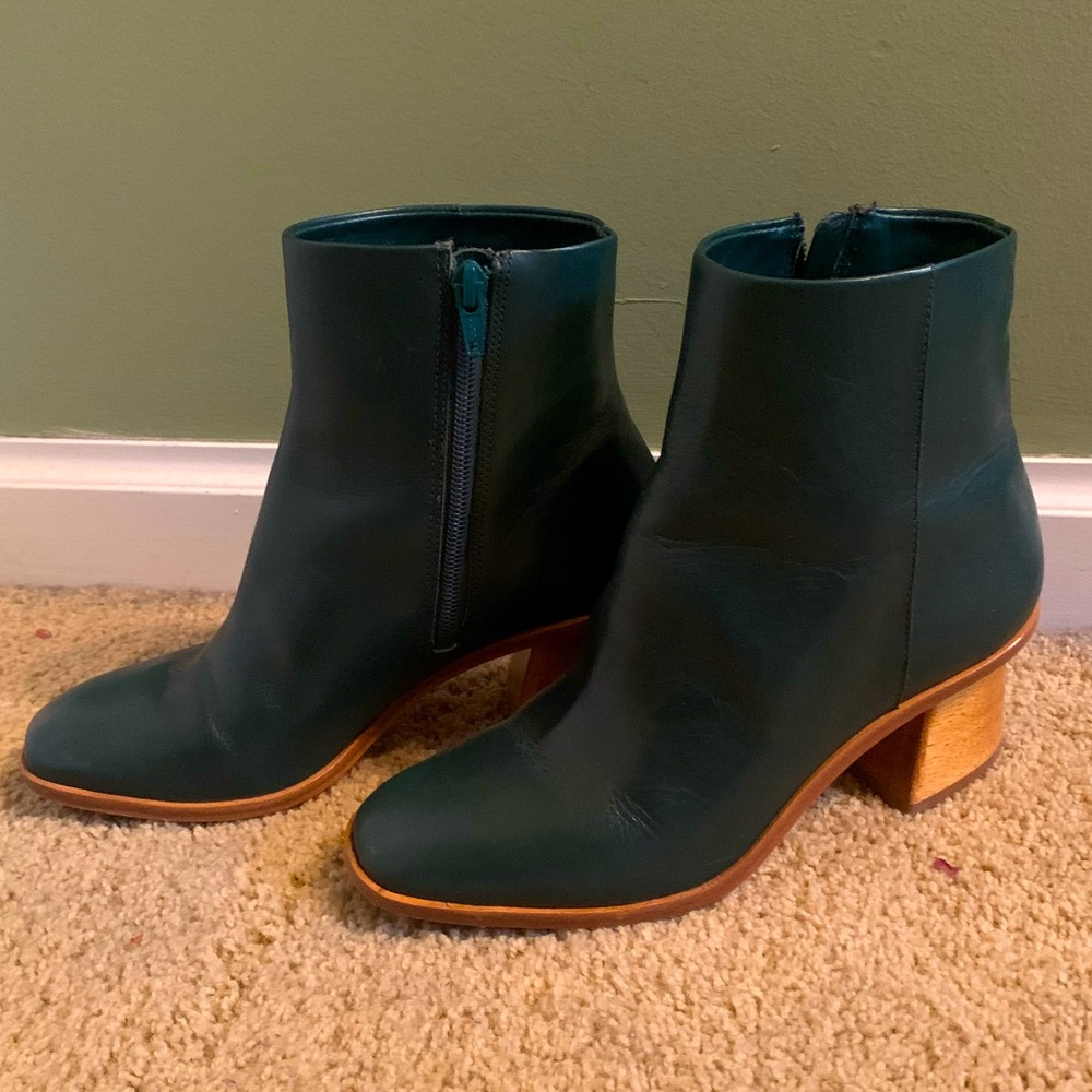 Bernardo Nantucket heeled boot
